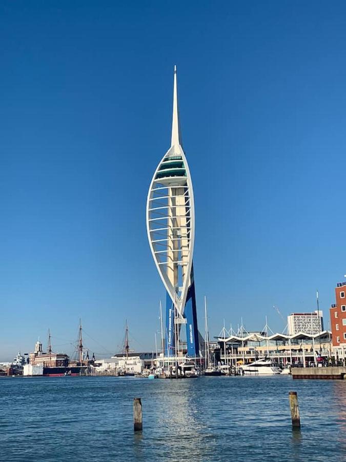 Modern City Centre Apartment Portsmouth Exterior foto